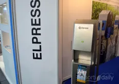 Elpress brought a hand disinfection post for those who wanted to disinfect their hands while walking over the fair.
